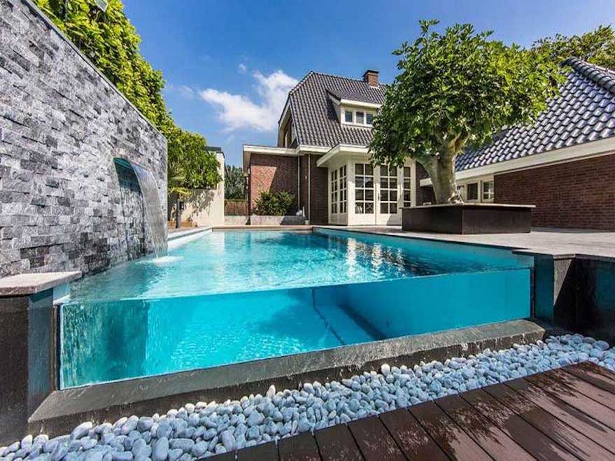 Thiết kế hồ bơi trong nhà giúp cho ngôi nhà của bạn trở nên hiện đại hơn